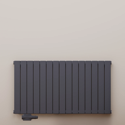 Moderner Design-Heizkörper in Anthrazit mit vertikalen Lamellen – energieeffizienter Wandheizkörper für Wohnzimmer, Bad oder Büro in minimalistischem Stil