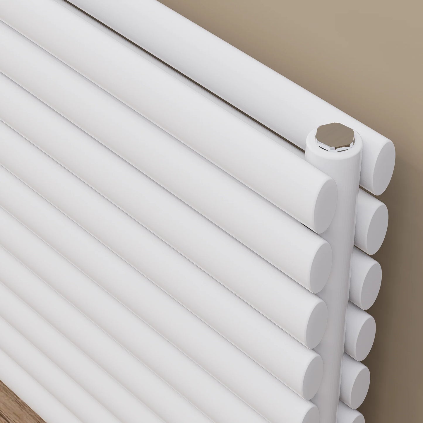 Detailansicht eines weißen horizontalen Röhrenheizkörpers, Nahaufnahme der oberen Ecke mit moderner Metallverbindung und Rohrstruktur