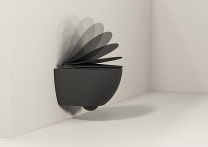 Mattschwarzes wandhängendes WC mit Soft-Close-Deckel, Darstellung der sanft schließenden WC-Sitzbewegung, modernes Hänge-WC mit leiser Absenkautomatik