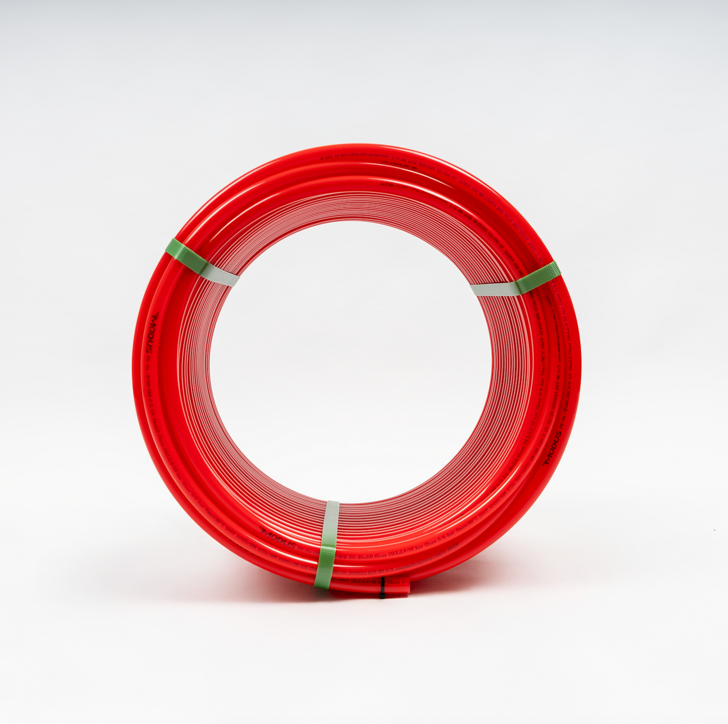 Rote aufgerollte PEX-Rohrrolle, Kunststoffrohr für Fußbodenheizungssysteme, gebündelt und montagebereit