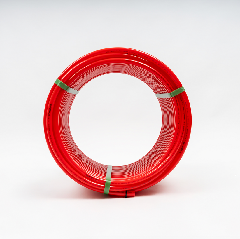 Rote aufgerollte PEX-Rohrrolle, Kunststoffrohr für Fußbodenheizungssysteme, gebündelt und montagebereit