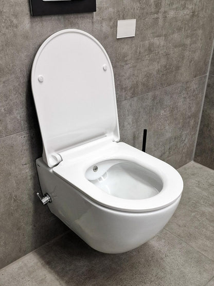 Weißes wandhängendes Dusch-WC mit geöffnetem Deckel und integrierter Bidet-Düse